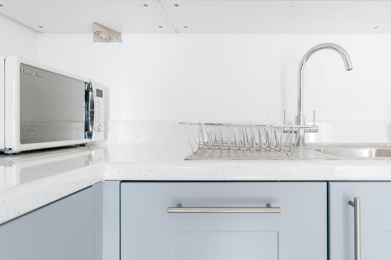 Contemporary Two Bedroom Duplex - Secluded Residence With Parking In A Prime Central Location Борнмут Екстер'єр фото